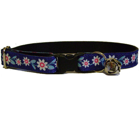 Beautiful Blue Daisies Cat Collar